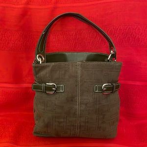 Tommy Hilfiger brown w/design, 3 section hand bag, 2 pockets on the inside (mlb)